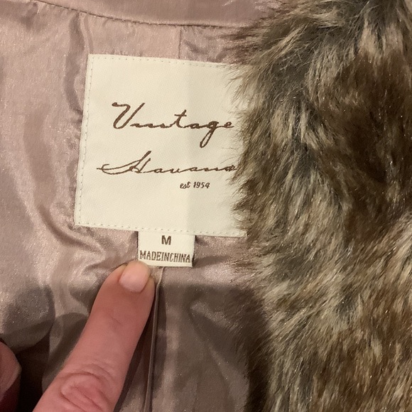 Faux Fur Vest By Vintage Havana In Tan, Cream & Brown Size Medium - Picture 4 of 7